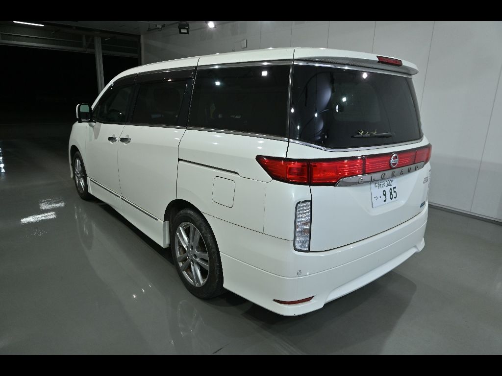 2010 Nissan Elgrand 250ハイウェイスター 7人 auction photo 5