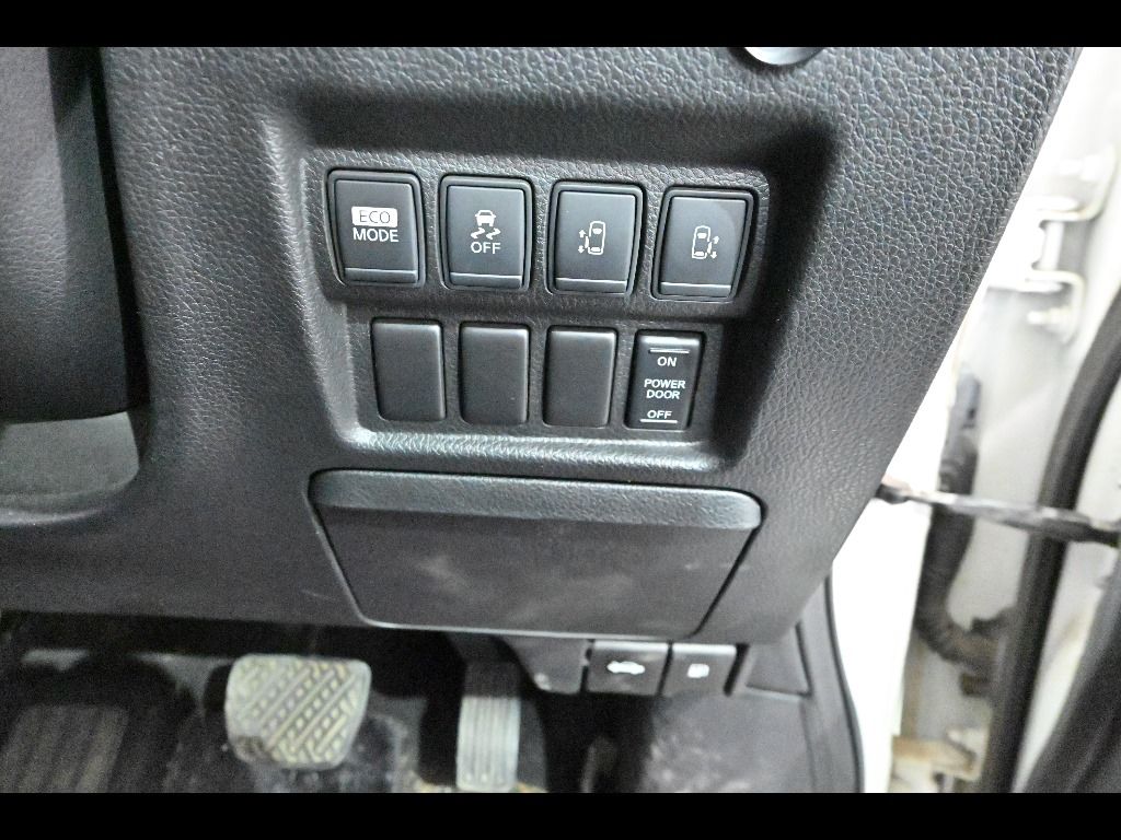 2010 Nissan Elgrand 250ハイウェイスター 7人 auction photo 12