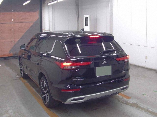 2022 Mitsubishi Outlander PHEV P 4WD auction photo 2
