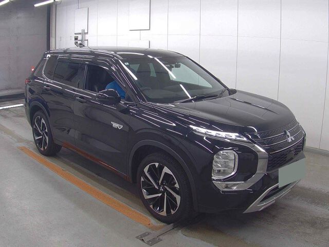 2022 Mitsubishi Outlander PHEV P 4WD Japan auction vehicle