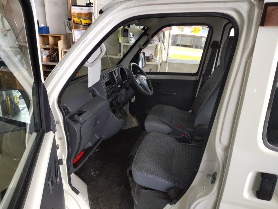 2015 Daihatsu ハイゼット カーゴ auction photo 16