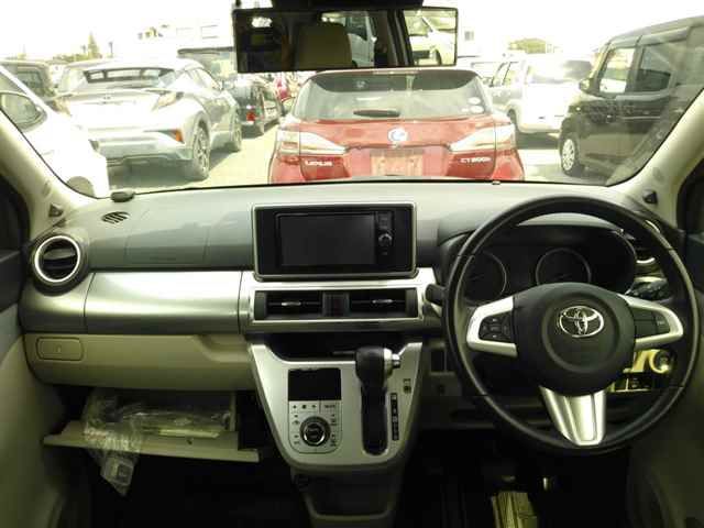 2018 Toyota ピクシスジョイ F Gターボ SA III auction photo 8