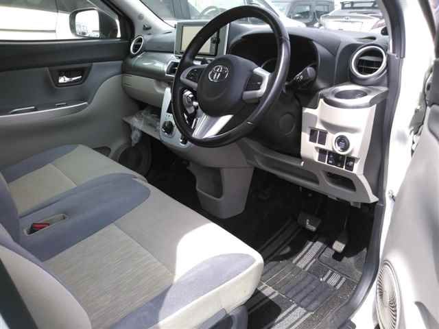 2018 Toyota ピクシスジョイ F Gターボ SA III auction photo 3