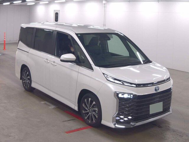 Japan Auction Vehicles 8 2025 Toyota Voxy Hybrid S-Z auction photo