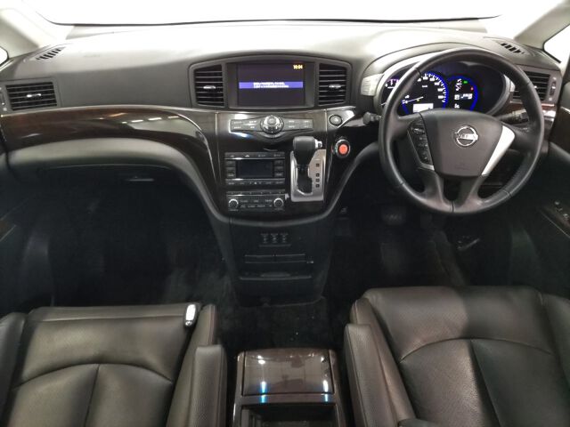 2011 Nissan Elgrand 350ハイウェイスターP auction photo 3