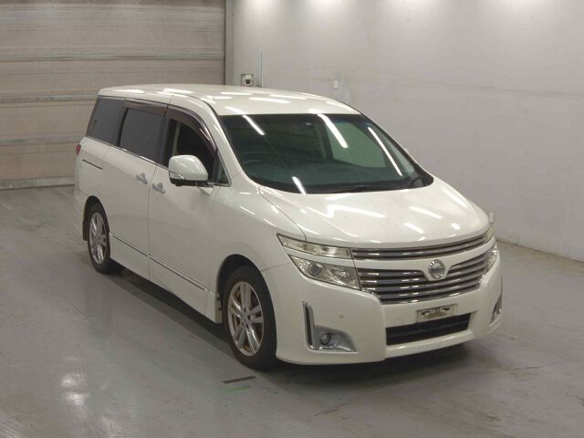 2011 Nissan Elgrand 350ハイウェイスターP Japan auction vehicle