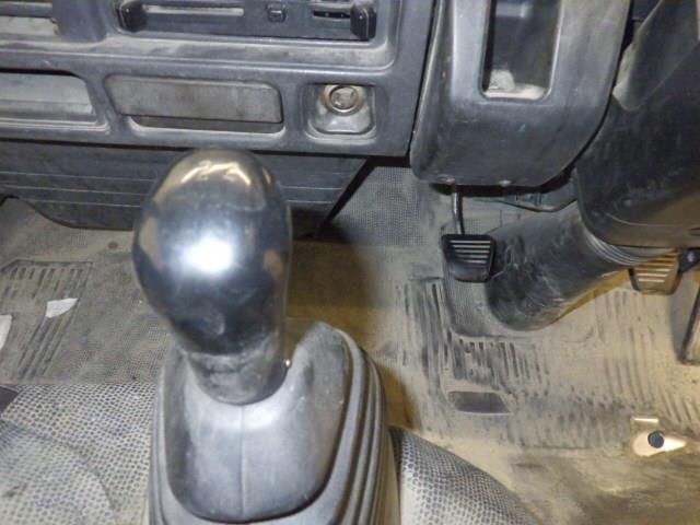 2001 Isuzu Elf dump auction photo 8