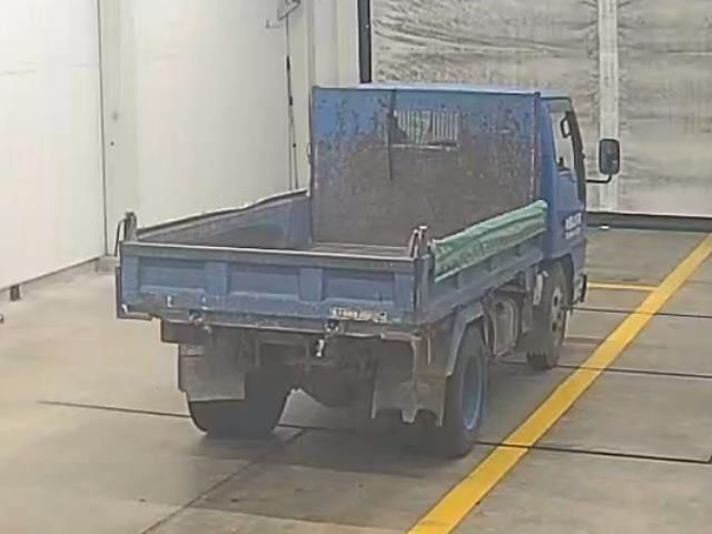 2001 Isuzu Elf dump auction photo 2