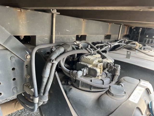 2017 Mitsubishi Fuso Canter Hira auction photo 17