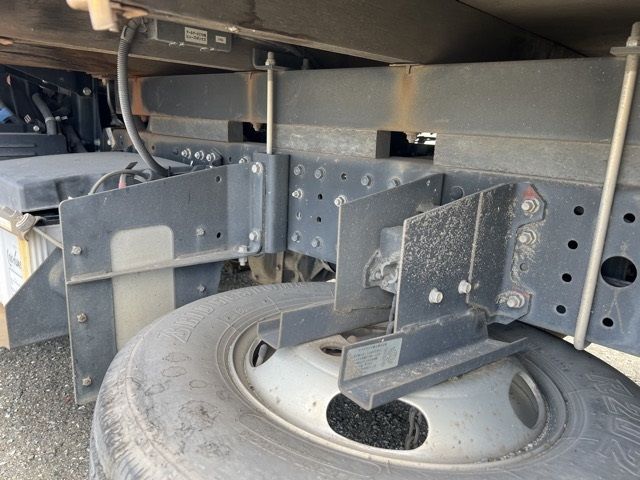 2017 Mitsubishi Fuso Canter Hira auction photo 18