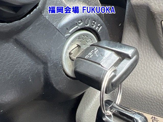 2017 Mitsubishi Fuso Canter Hira auction photo 5