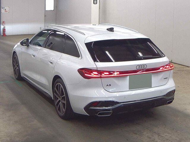 2025 Audi A5アバント TFSI Quattro 150KW 4WD auction photo 2