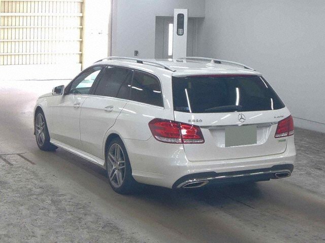 2016 Mercedes-Benz E-Class Station Wagon E220 BlueTEC AG auction photo 2