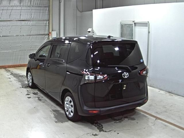 2015 Toyota Sienta G auction photo 2