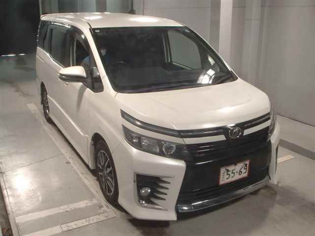 Japan Auction Vehicles 12 2014 Toyota Voxy ZS auction photo