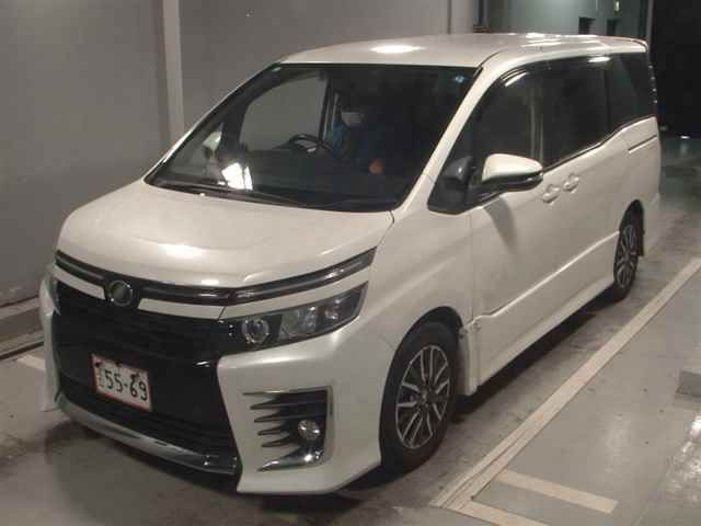 2014 Toyota Voxy ZS auction photo 4
