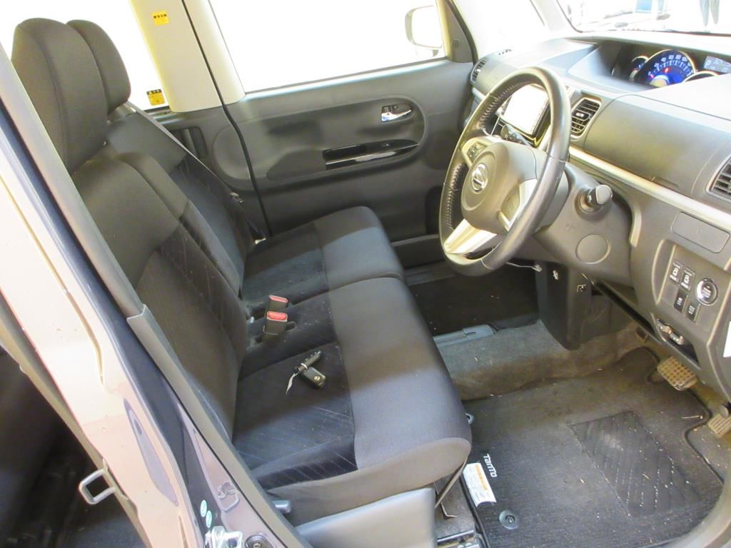 2015 Daihatsu Tanto Custom RS auction photo 6