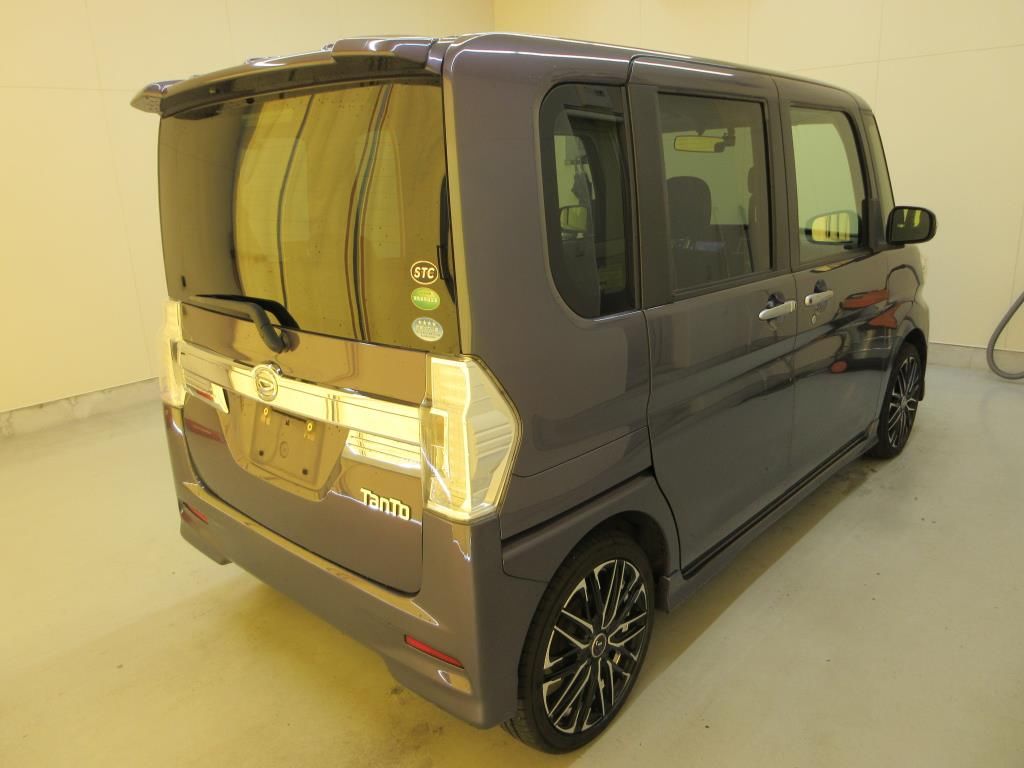 2015 Daihatsu Tanto Custom RS auction photo 2