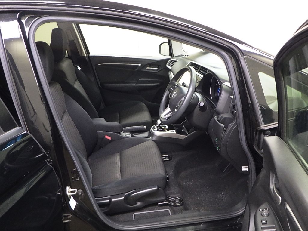 2019 Honda Fit ハイブリッドFコンフォートエディション auction photo 6
