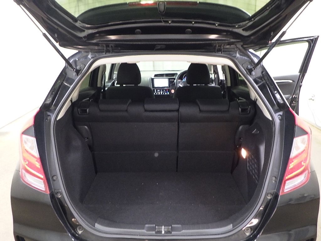 2019 Honda Fit ハイブリッドFコンフォートエディション auction photo 8