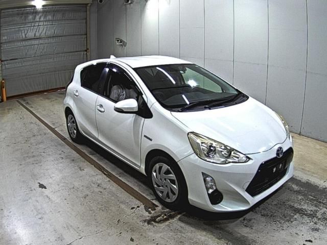 2015 Toyota Aqua S Japan auction vehicle