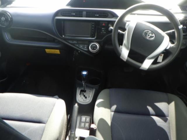 2015 Toyota Aqua S auction photo 3