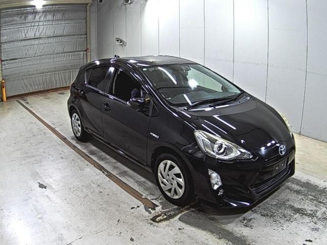2015 Toyota Aqua S Japan auction vehicle