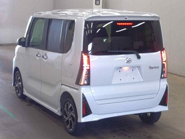 2026 Daihatsu Tanto Custom X Limited auction photo 2