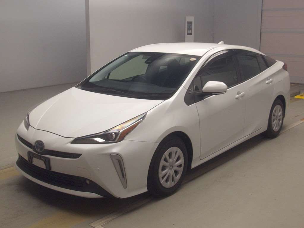 Japan Auction Vehicles 4 2022 Toyota Prius Sセーフティプラス2 auction photo