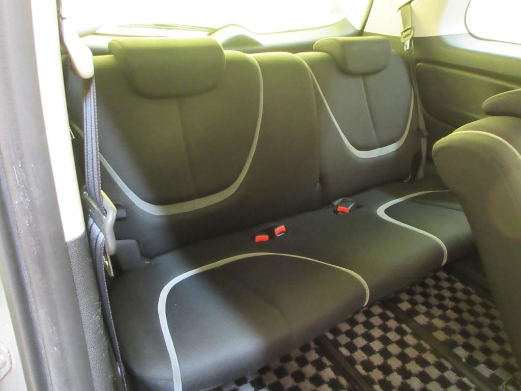 2009 Mazda ビアンテ 20CS auction photo 8