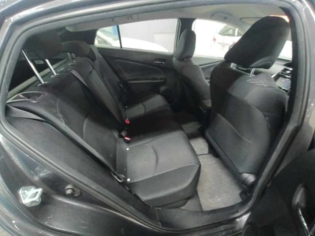2018 Toyota Prius S auction photo 12