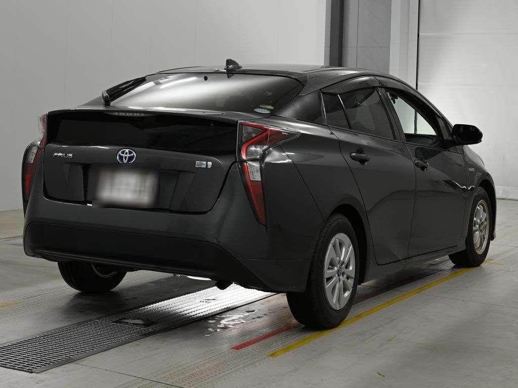 2018 Toyota Prius S auction photo 2