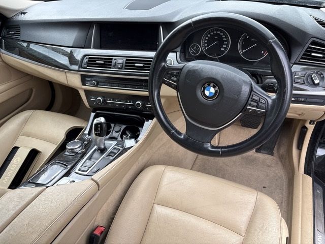 2015 BMW 5 Series 523Dラグジュアリー auction photo 4