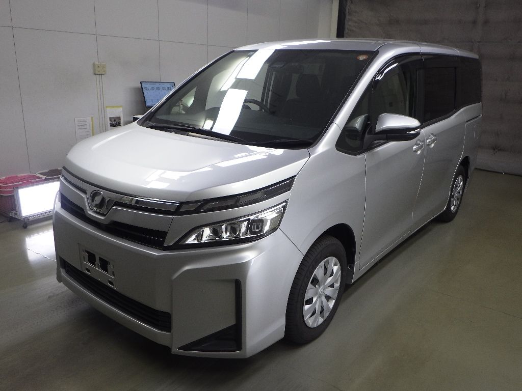 2019 Toyota Voxy X 7人 auction photo 4
