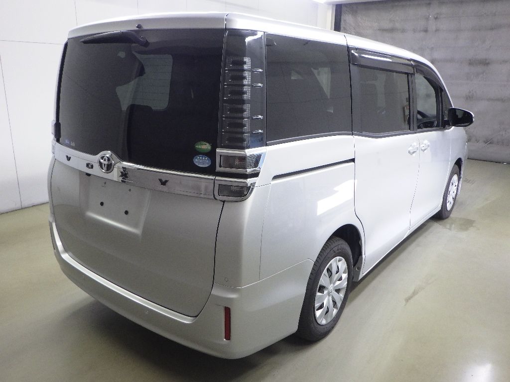 2019 Toyota Voxy X 7人 auction photo 2