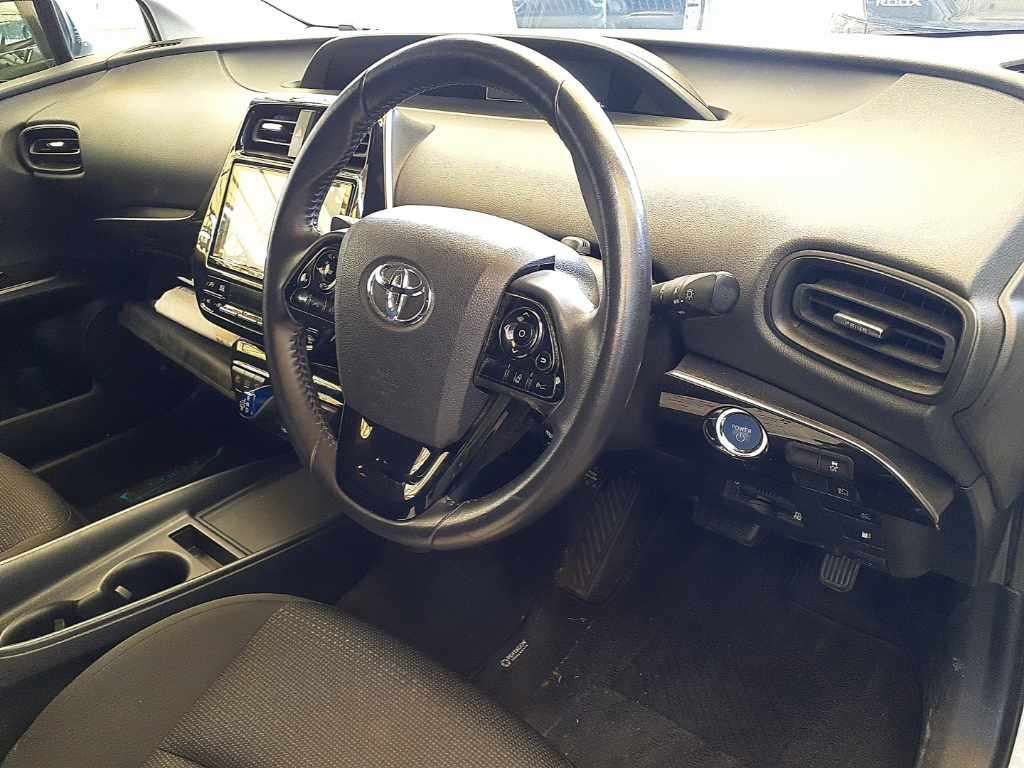 2021 Toyota Prius Sセーフティプラス2 auction photo 9