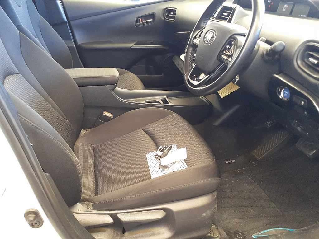 2021 Toyota Prius Sセーフティプラス2 auction photo 10