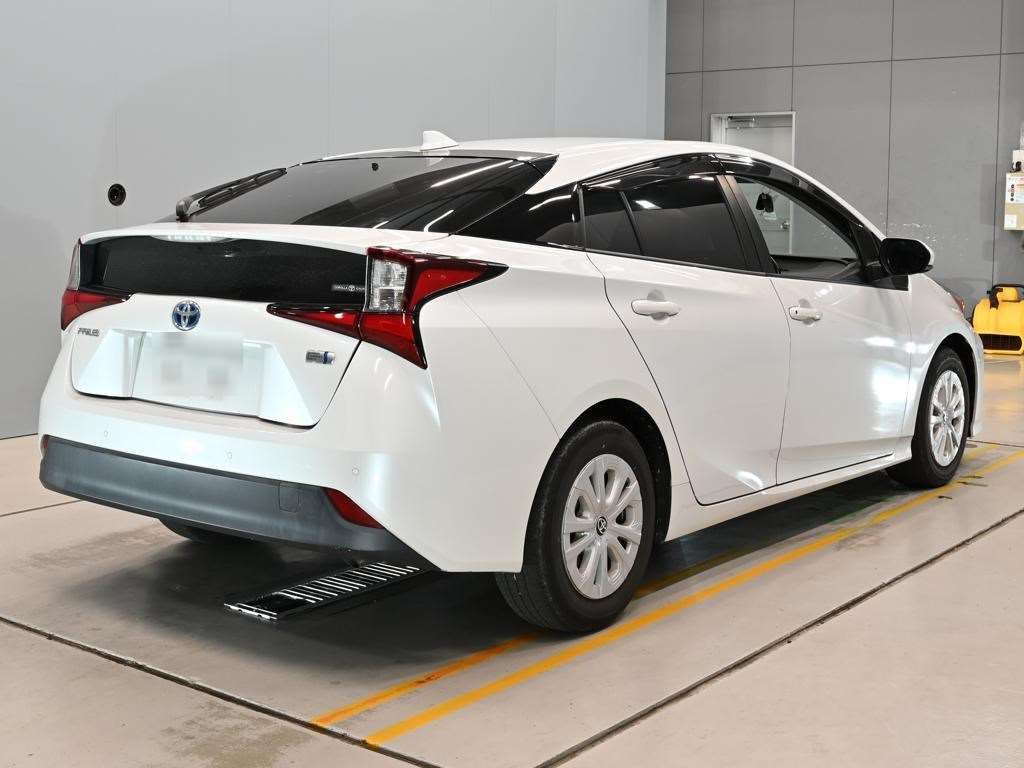 2021 Toyota Prius Sセーフティプラス2 auction photo 2