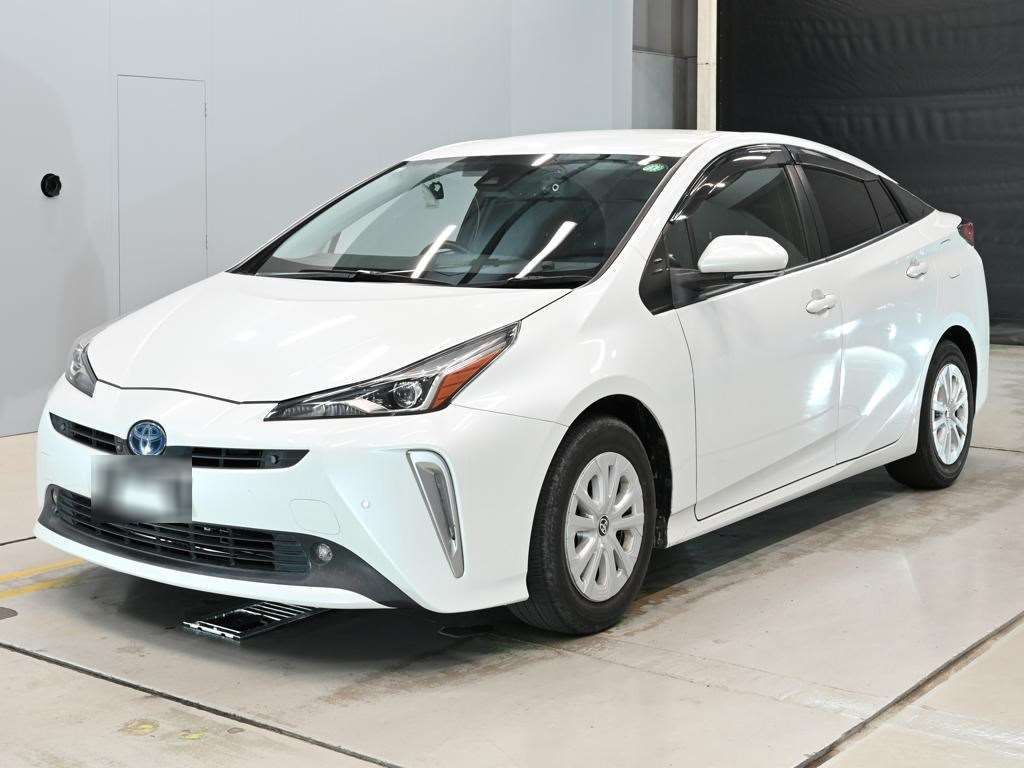 Japan Auction Vehicles 14 2021 Toyota Prius Sセーフティプラス2 auction photo