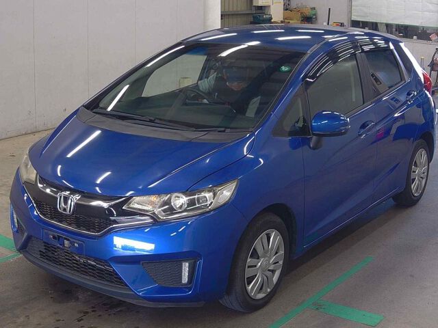 2015 Honda Fit 15XL auction photo 4