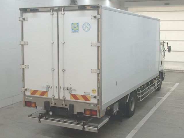 2015 Isuzu Forward Refrigerated and frozen trucks auction photo 2