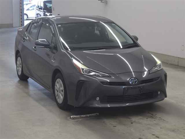 2019 Toyota Prius S Japan auction vehicle