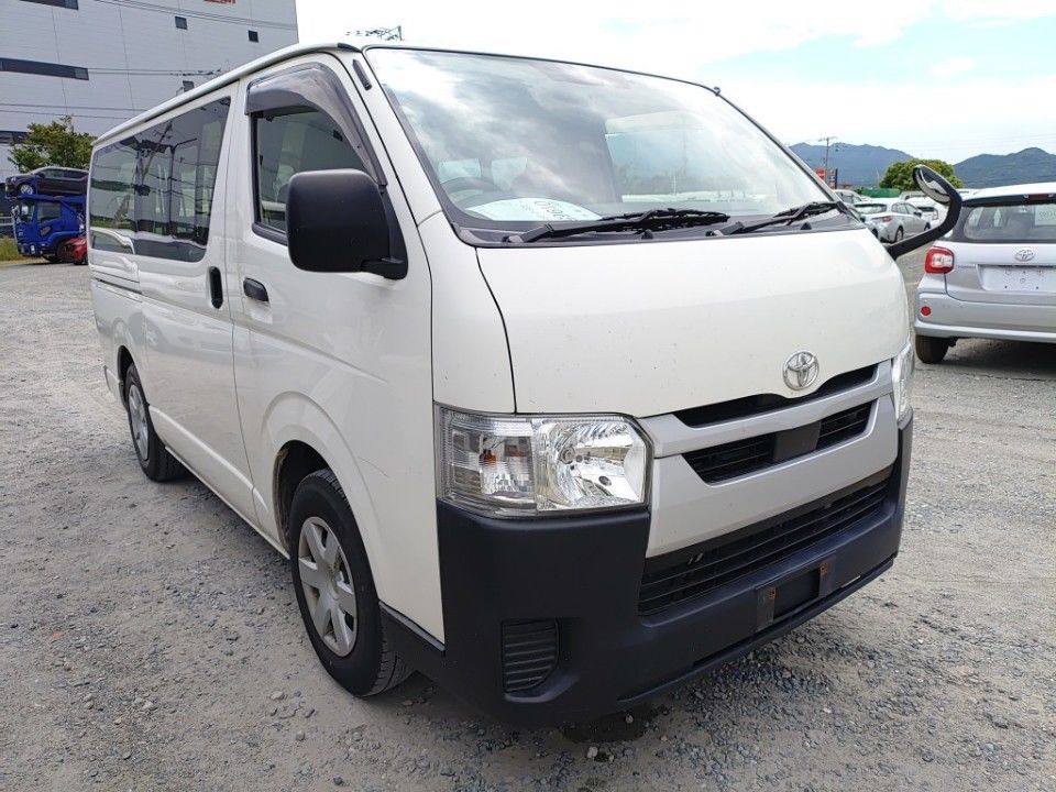 2021 Toyota Hiace auction photo 4