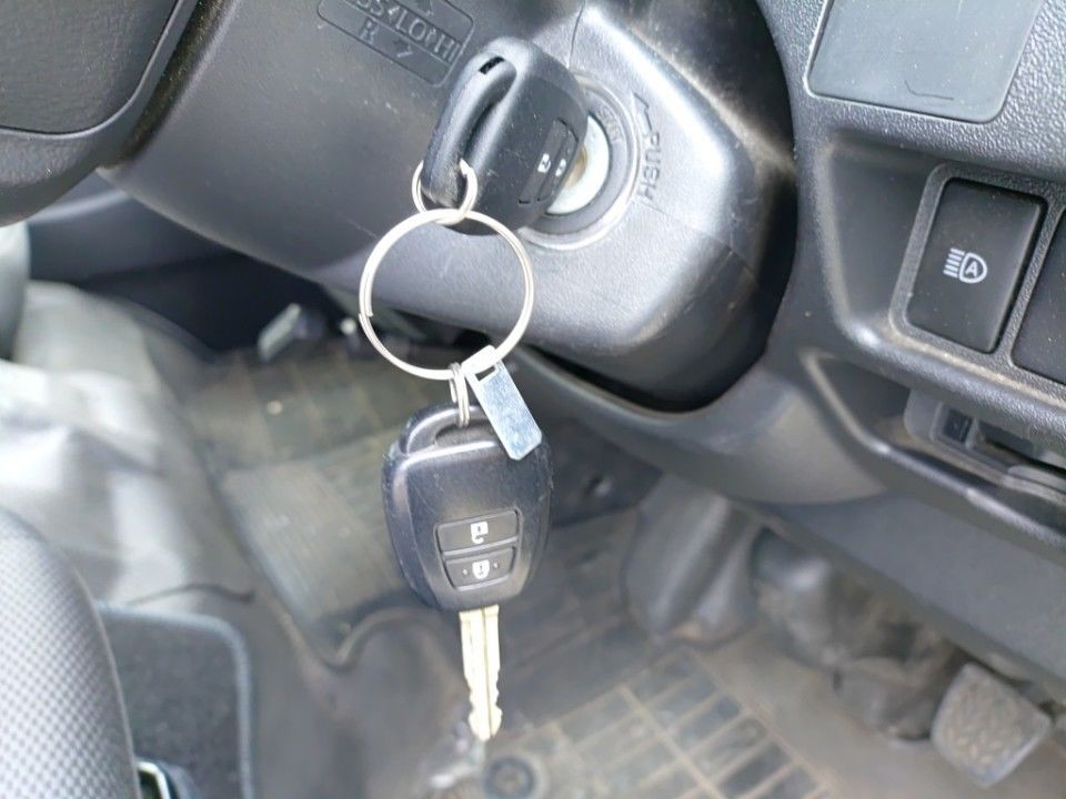 2021 Toyota Hiace auction photo 15