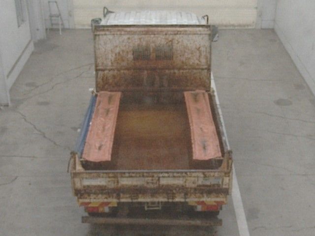 2015 Isuzu Forward dump auction photo 3