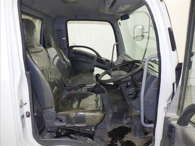 2015 Isuzu Forward dump auction photo 5
