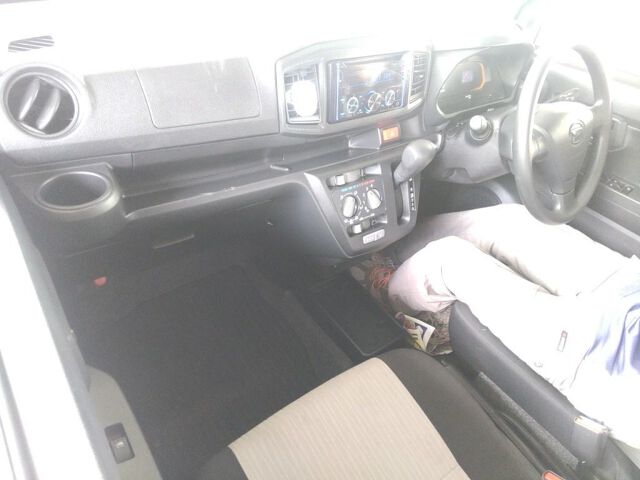 2023 Daihatsu Mira e:S L 4WD auction photo 3