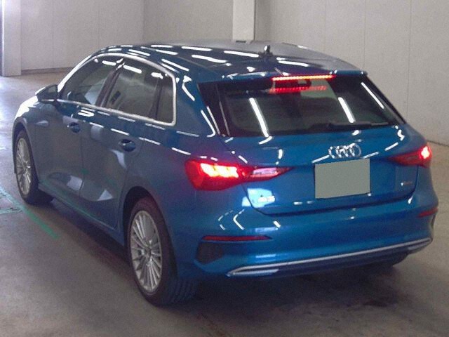 2022 Audi A3 SB40TFSIクワアド 4WD auction photo 2