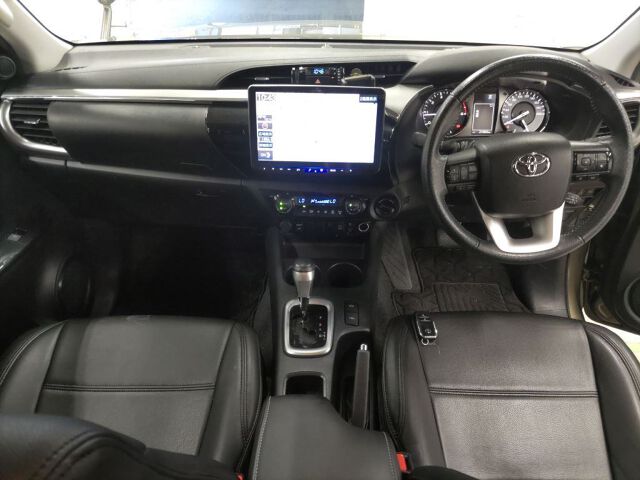 2023 Toyota Hilux Z 4WD auction photo 3