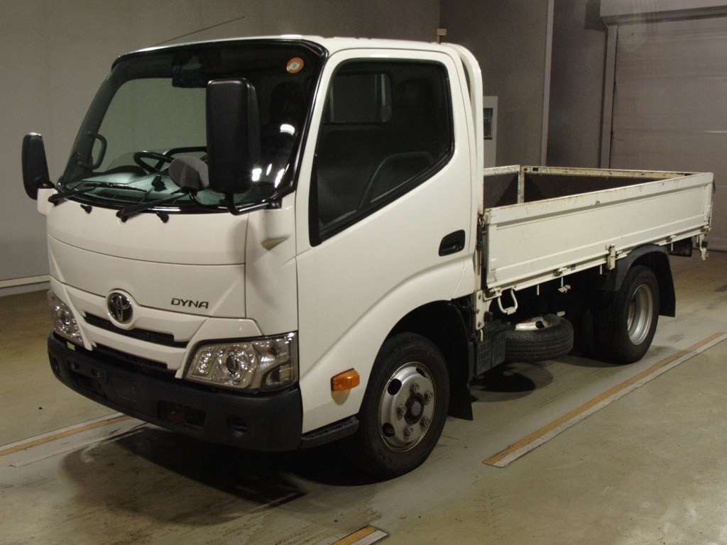 Japan Auction Vehicles 4 2021 Toyota Dyna auction photo